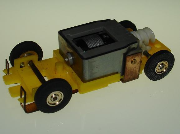 Atlas HO Scale Yellow Version I Chassis Motor View