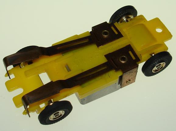 Atlas HO Scale Yellow Version I Chassis Pickup Shoes View